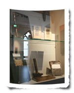 Vitrine der St. Agtha Zunft im Südsauerlandmuseum Attendorn